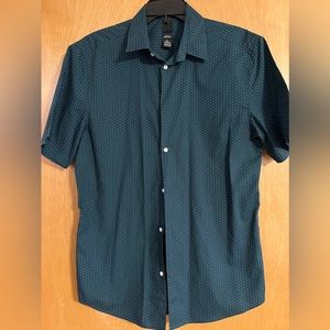 Short sleeved button up
